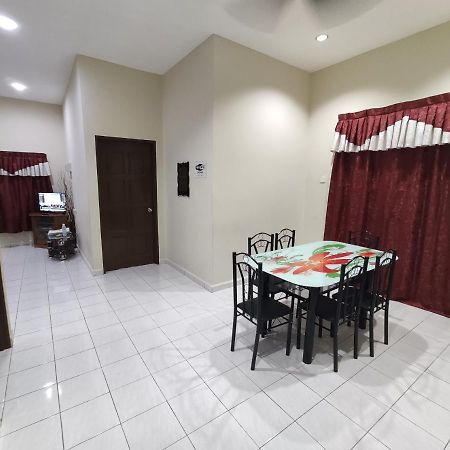 Homestay Selinsing Simpang Ampat Semanggol Exterior photo