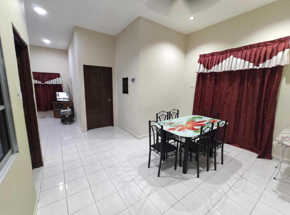 Homestay Selinsing Simpang Ampat Semanggol Exterior photo