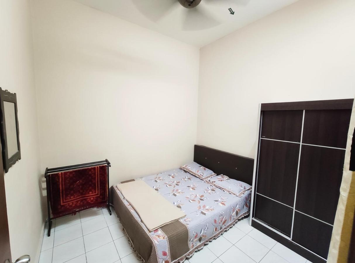 Homestay Selinsing Simpang Ampat Semanggol Exterior photo